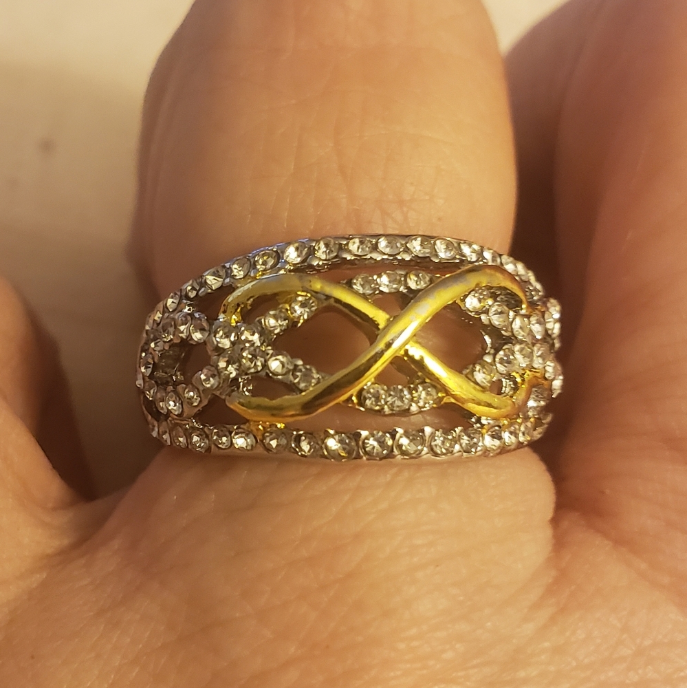 Silver tone infinity ring - Picture 2 of 4
